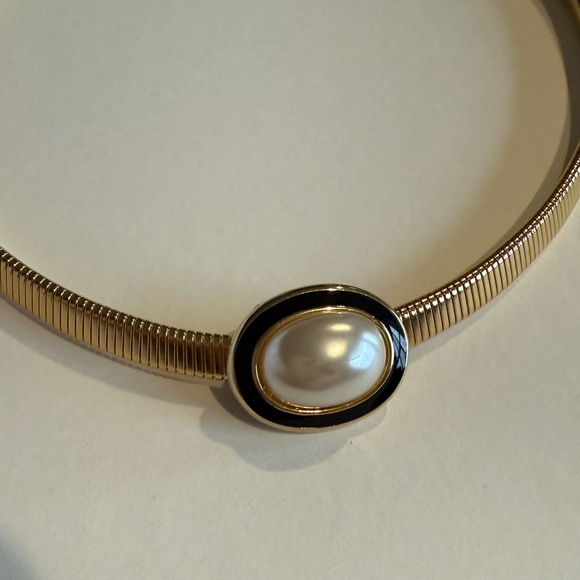 Vintage Gold Tone Snake Chain Collar Necklace w/ Oval Pearl Slide Pendant - Picture 2 of 8